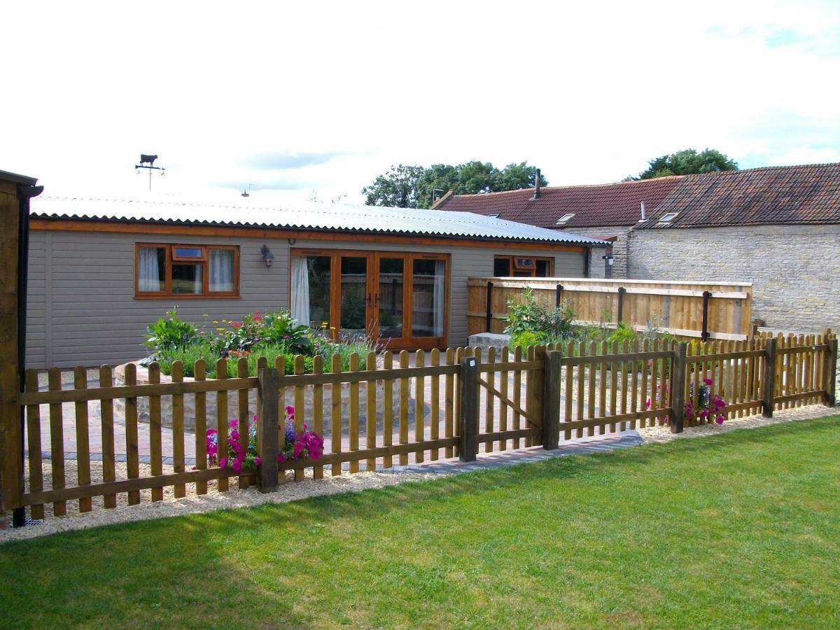 The Old Cowstall Somerton  Exterior photo